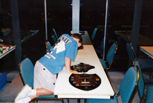 Max-Illingworth-Inspects-Performance-Awards-at-Gosford-Open-2003-webversion (16K)